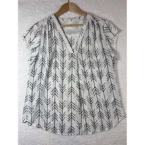 Women XL White Black Arrow Print V Neck Blouse Cap Sleeve Lightweight Top